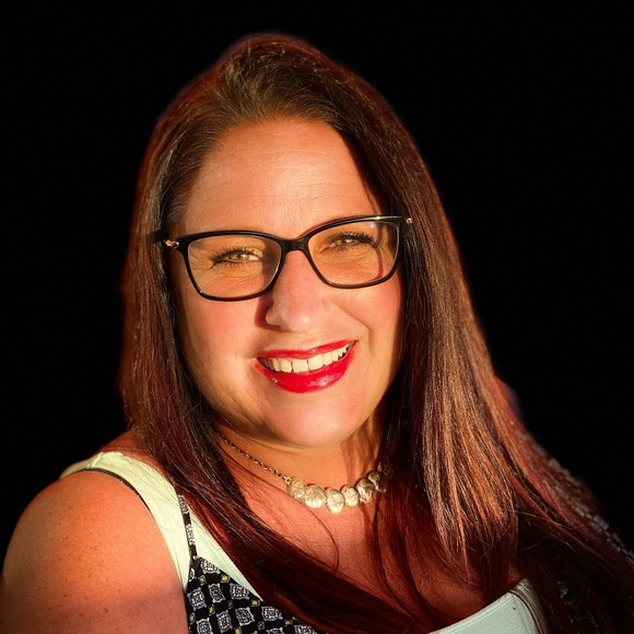 Meet your Posher, Cindy - Picture 1 of 1